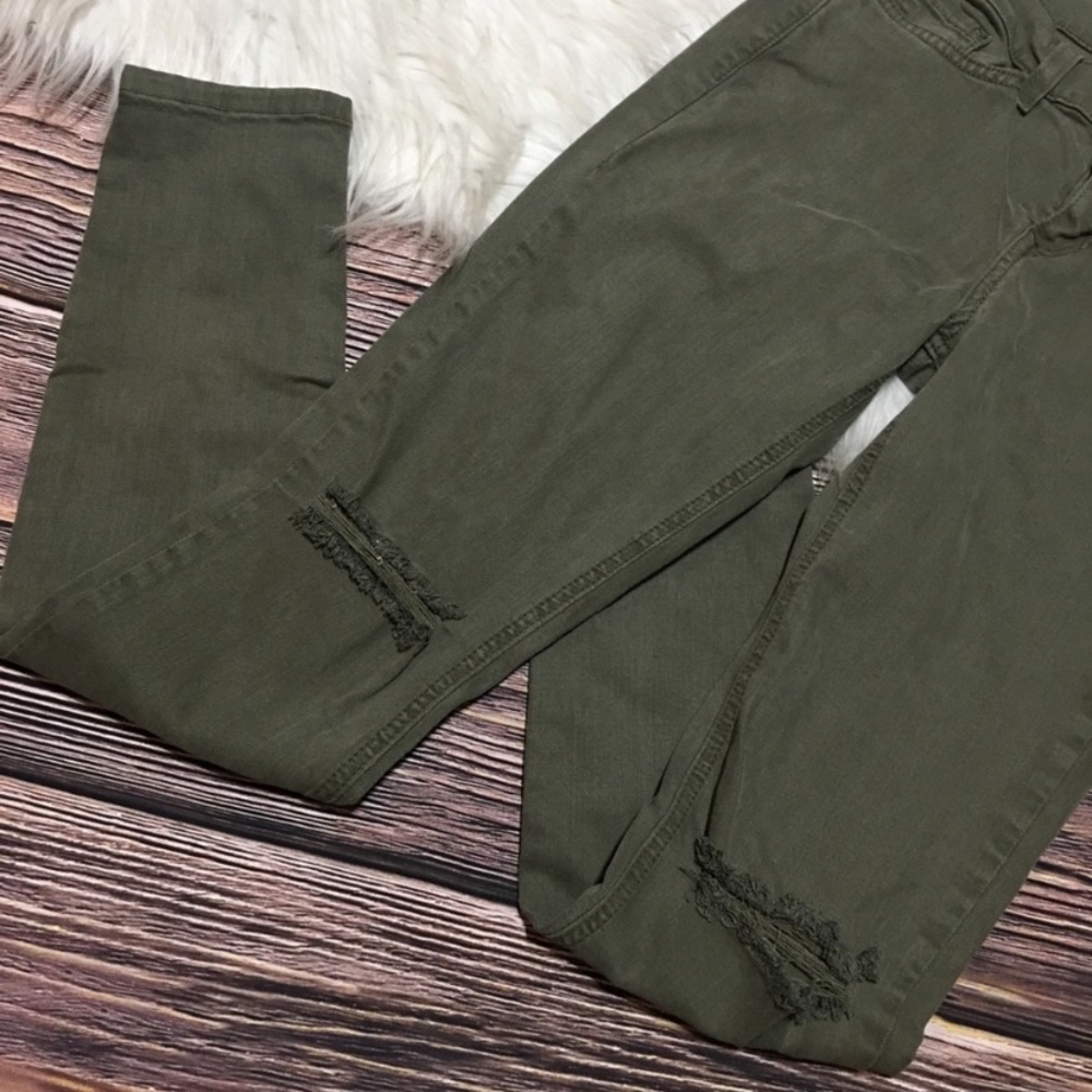 Sp black jeans in green. Size 27